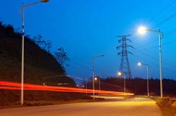 路燈和配電設施的維護計劃。